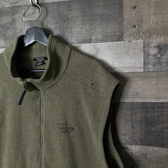 SOLD Mountain Hardwear USA Vest XL - Picture 3 of 3